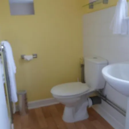 Strathallan Guest house 4*