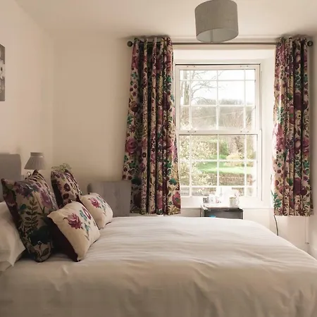 Strathallan 4* Helston